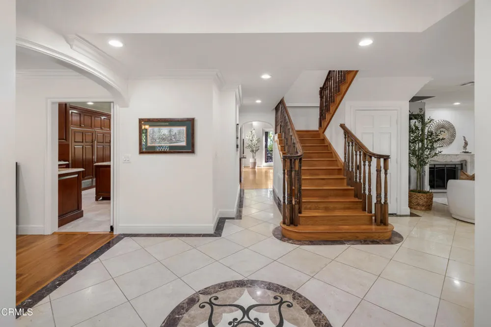 1720 Earlmont Avenue La Canada Flintridge, CA 91011