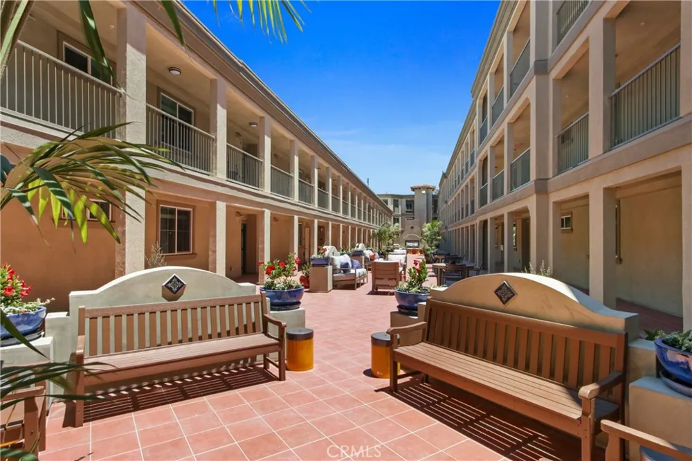 927 Deep Valley Drive #206 Rolling Hills Estates, CA 90274