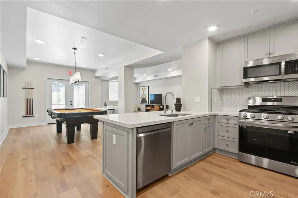 927 Deep Valley Drive #206 Rolling Hills Estates, CA 90274