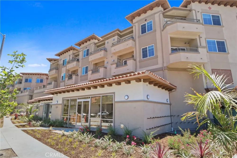 927 Deep Valley Drive #206 Rolling Hills Estates, CA 90274
