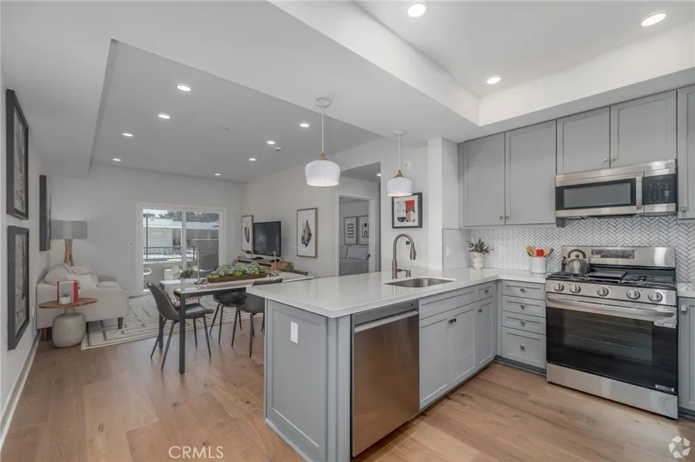 927 Deep Valley Drive #224 Rolling Hills Estates, CA 90274