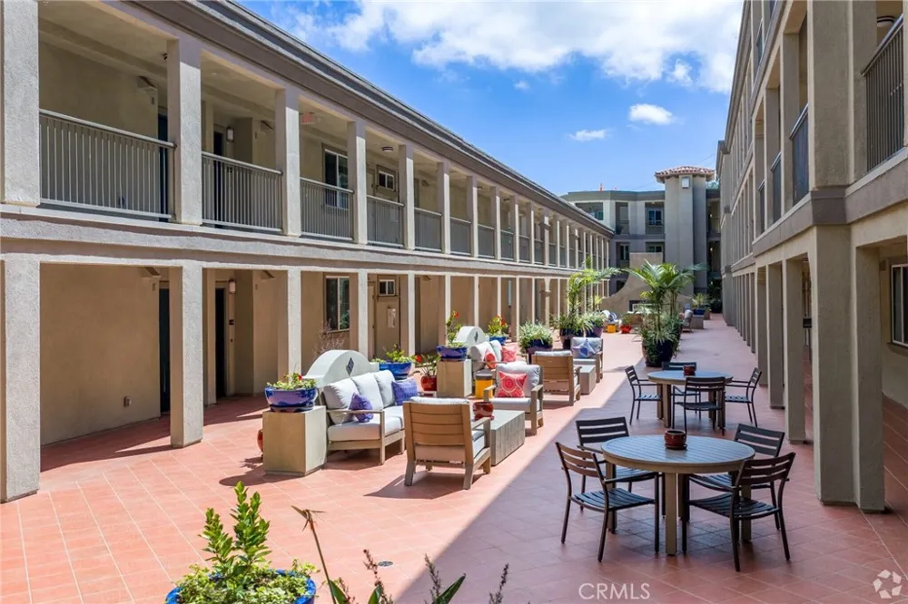 927 Deep Valley Drive #224 Rolling Hills Estates, CA 90274