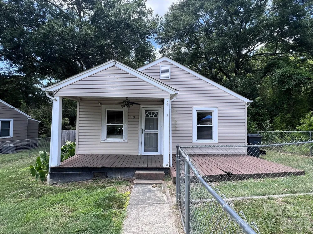 409 S Maple Street Dallas, NC 28034