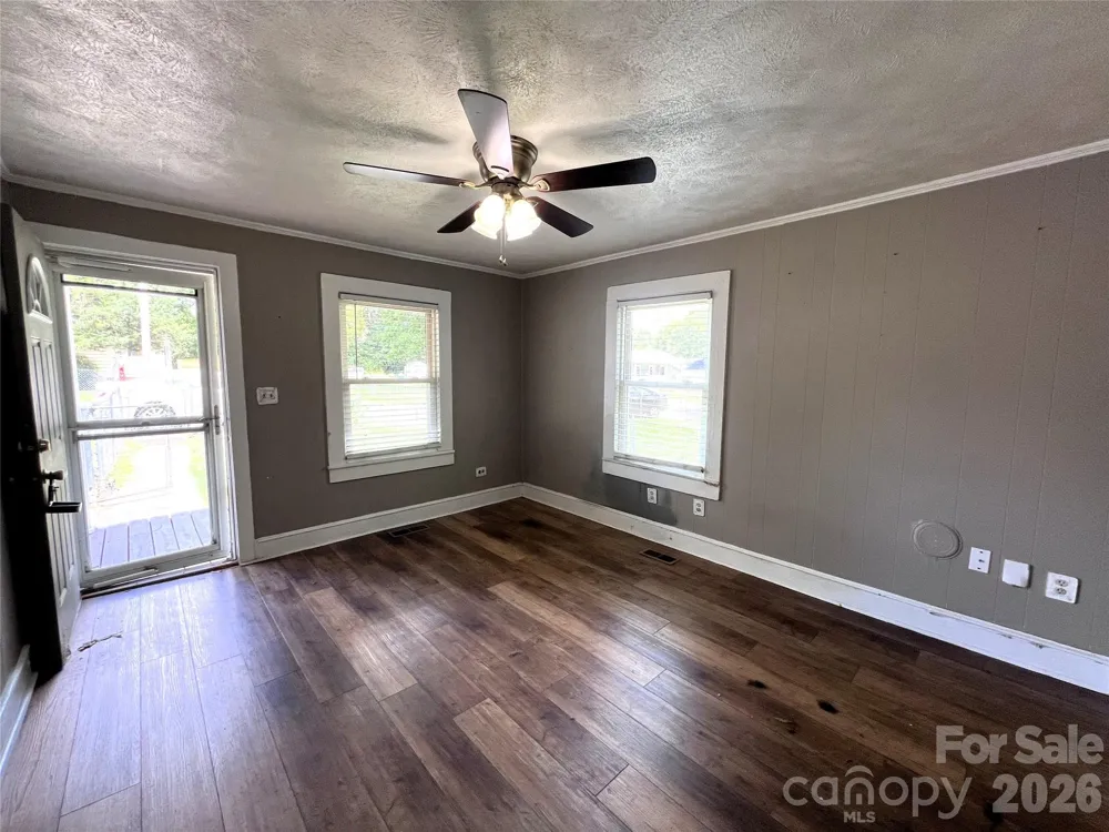 409 S Maple Street Dallas, NC 28034