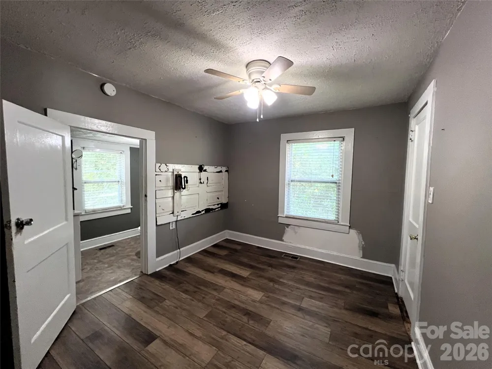 409 S Maple Street Dallas, NC 28034