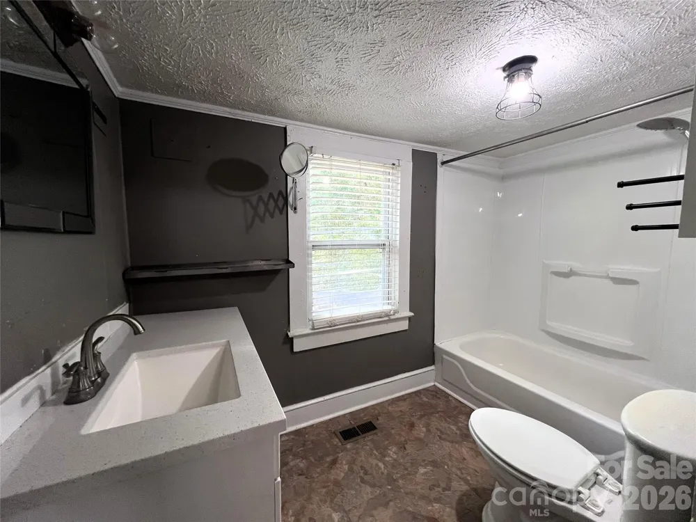 409 S Maple Street Dallas, NC 28034