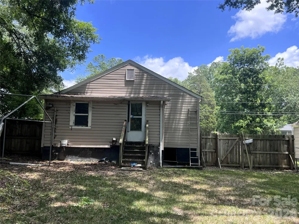 409 S Maple Street Dallas, NC 28034