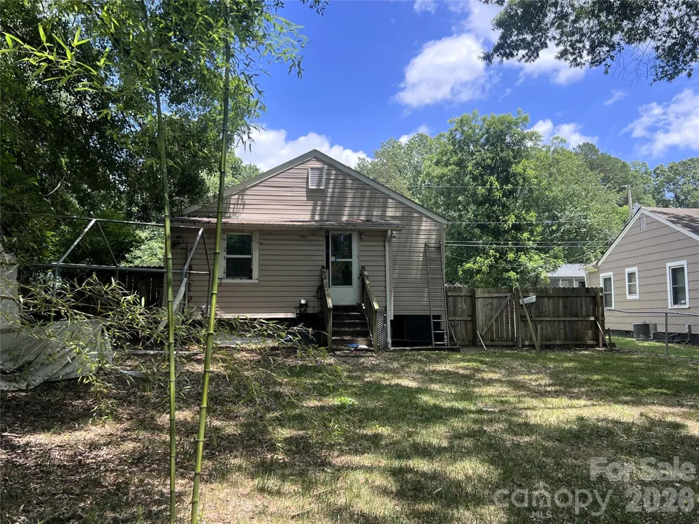409 S Maple Street Dallas, NC 28034