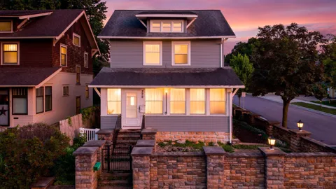229 W Pleasant Street