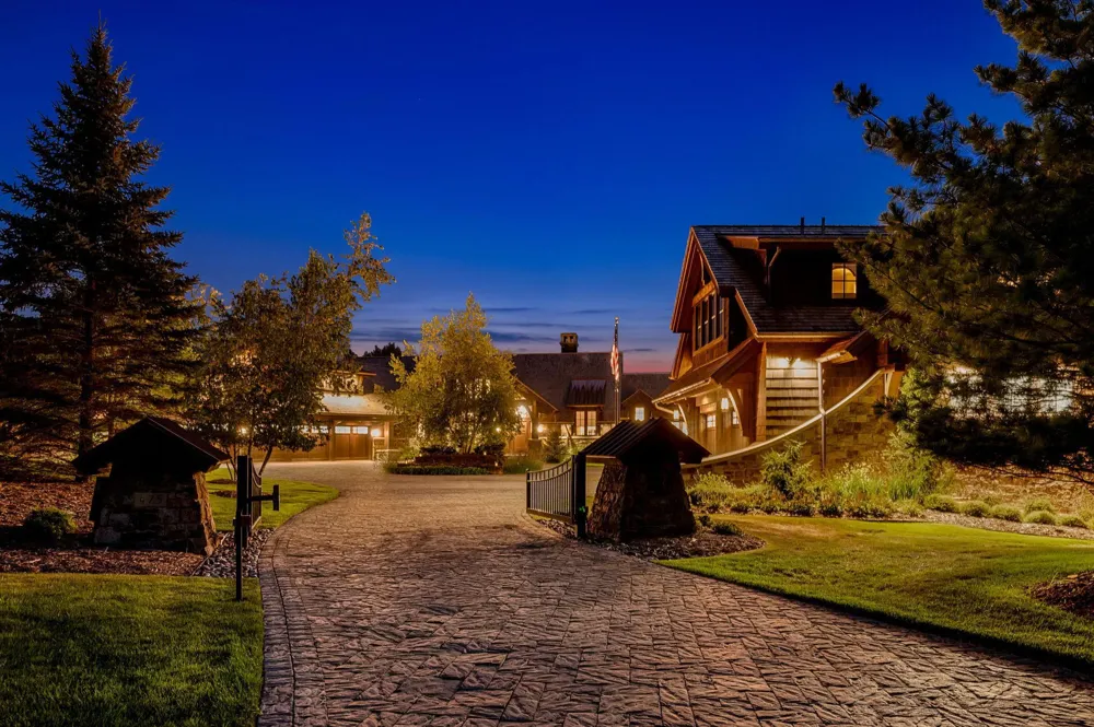 475 Oxford Road Orono, MN 55356