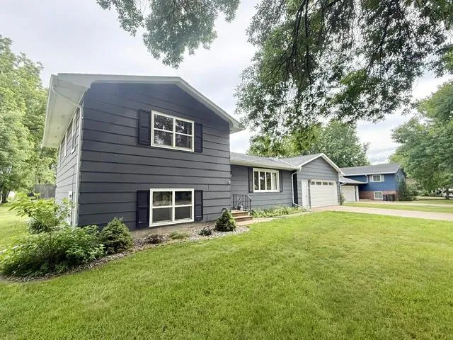 103 Northwood Drive Redwood Falls, MN 56283