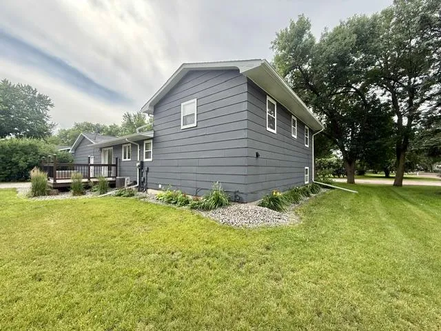 103 Northwood Drive Redwood Falls, MN 56283