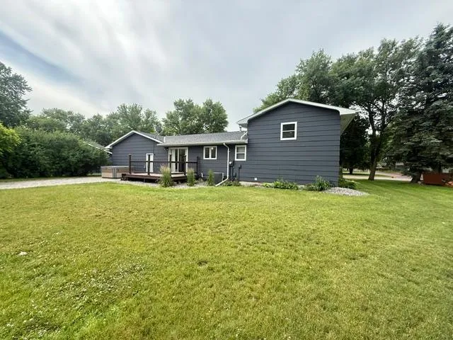 103 Northwood Drive Redwood Falls, MN 56283