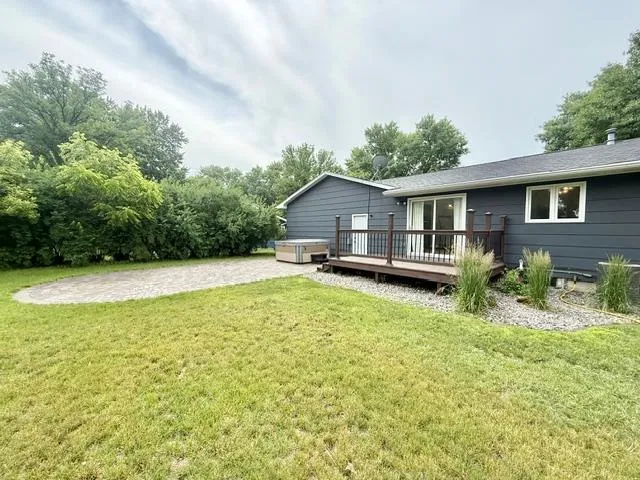 103 Northwood Drive Redwood Falls, MN 56283