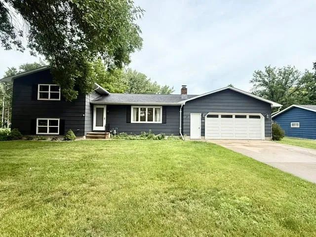 103 Northwood Drive Redwood Falls, MN 56283