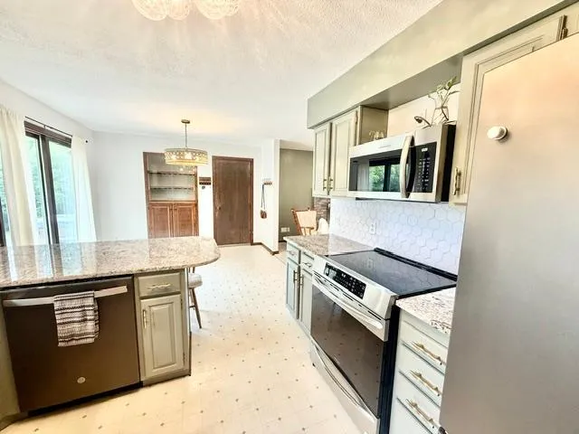 103 Northwood Drive Redwood Falls, MN 56283