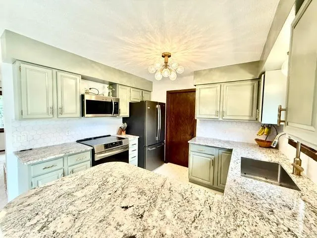 103 Northwood Drive Redwood Falls, MN 56283