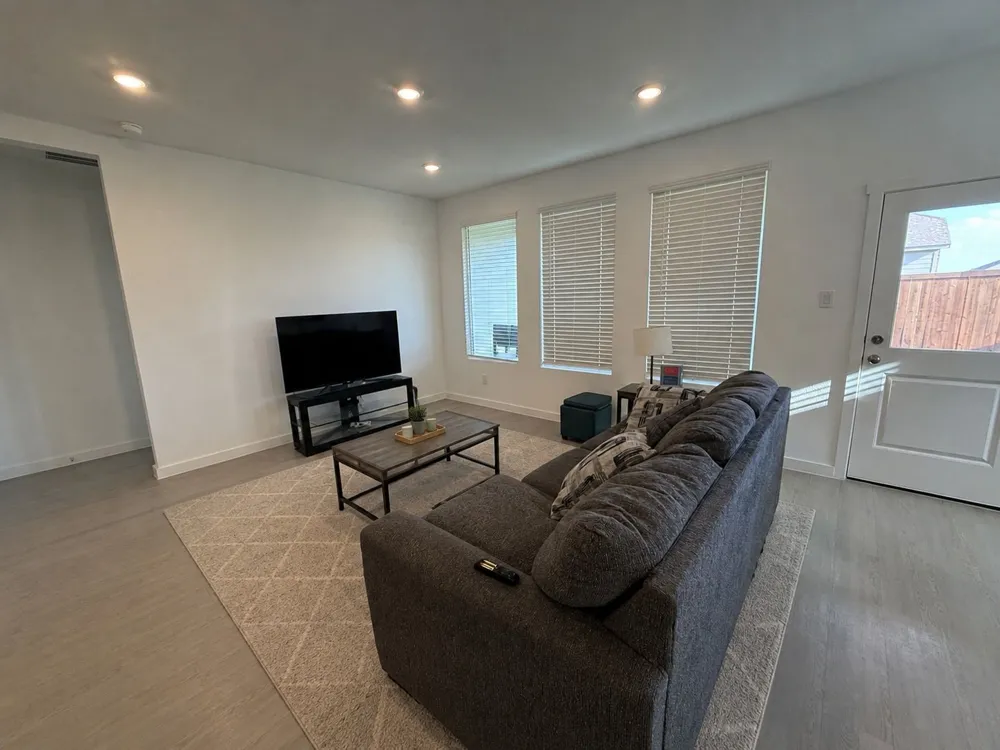 14184 hammersmith Street Pilot Point, TX 76258