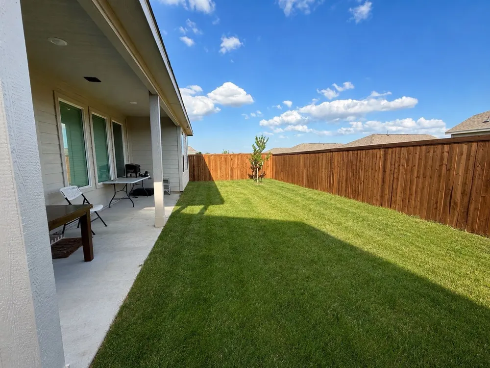 14184 hammersmith Street Pilot Point, TX 76258