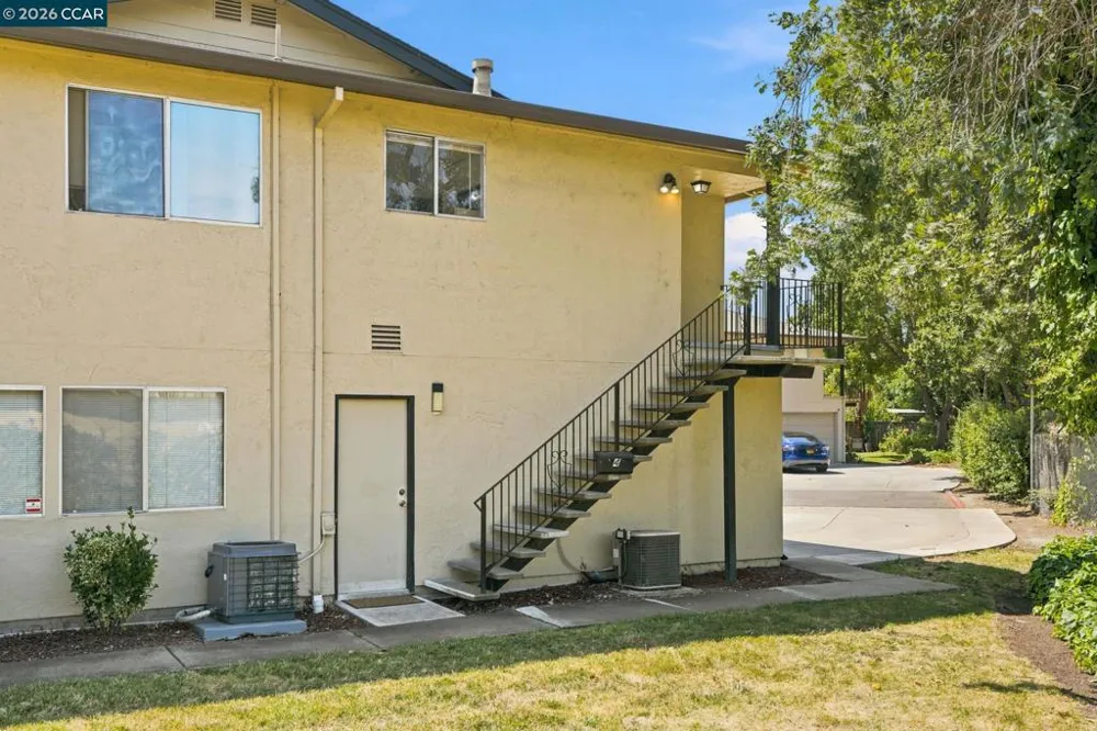 1005 Mohr Ln #4 Concord, CA 94518