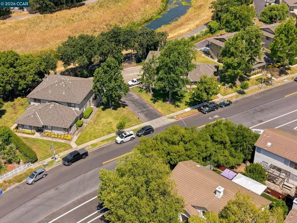 1005 Mohr Ln #4 Concord, CA 94518