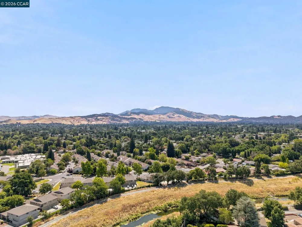 1005 Mohr Ln #4 Concord, CA 94518