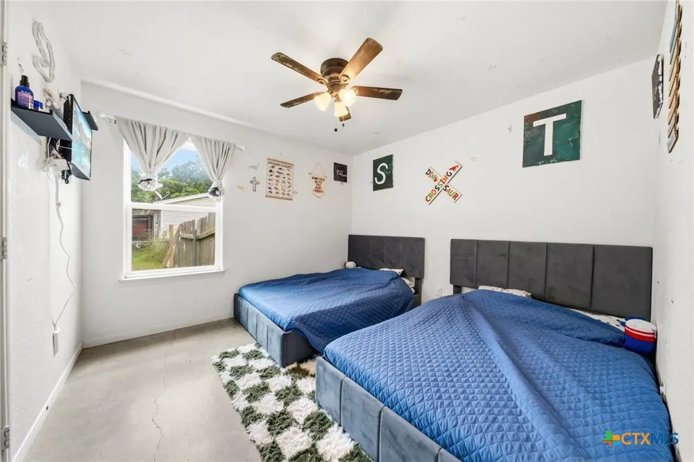 1309 W Main Street Gatesville, TX 76528