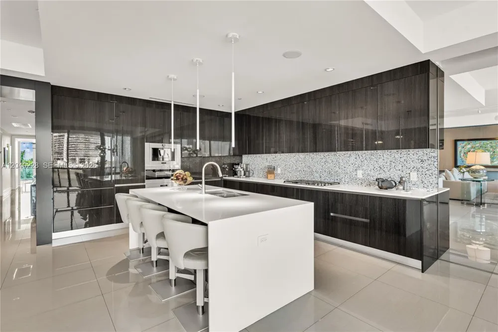 3300 NE 188th St #318 Aventura, FL 33180