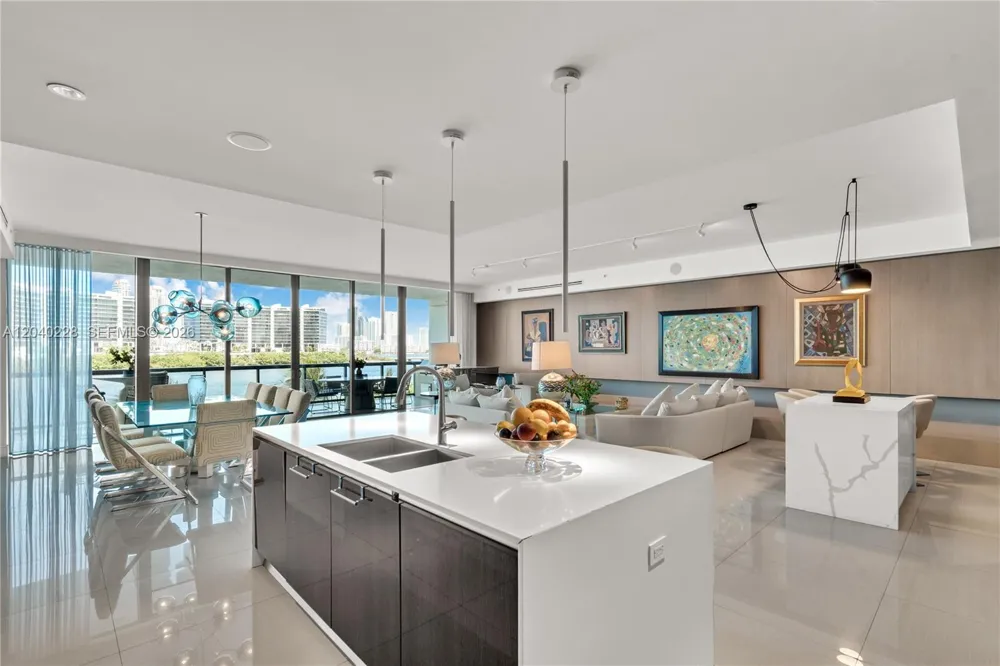 3300 NE 188th St #318 Aventura, FL 33180
