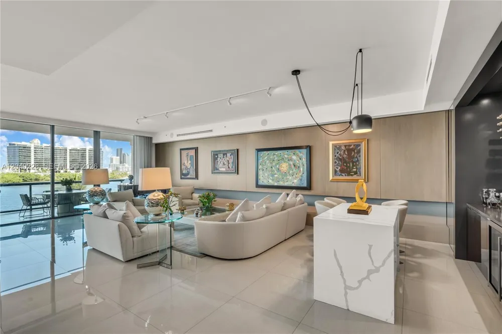 3300 NE 188th St #318 Aventura, FL 33180