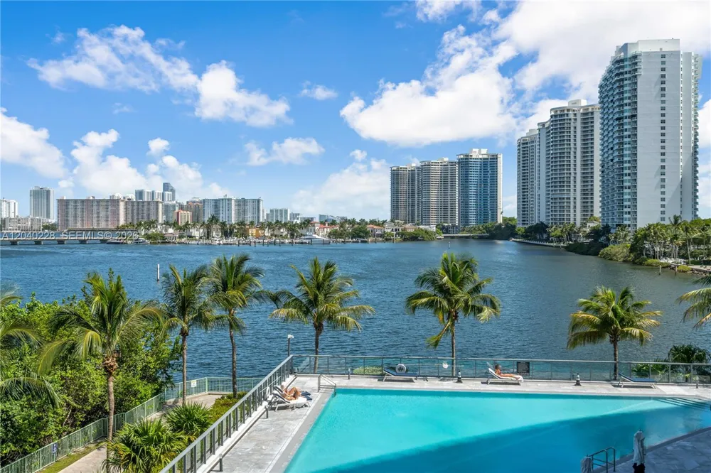 3300 NE 188th St #318 Aventura, FL 33180
