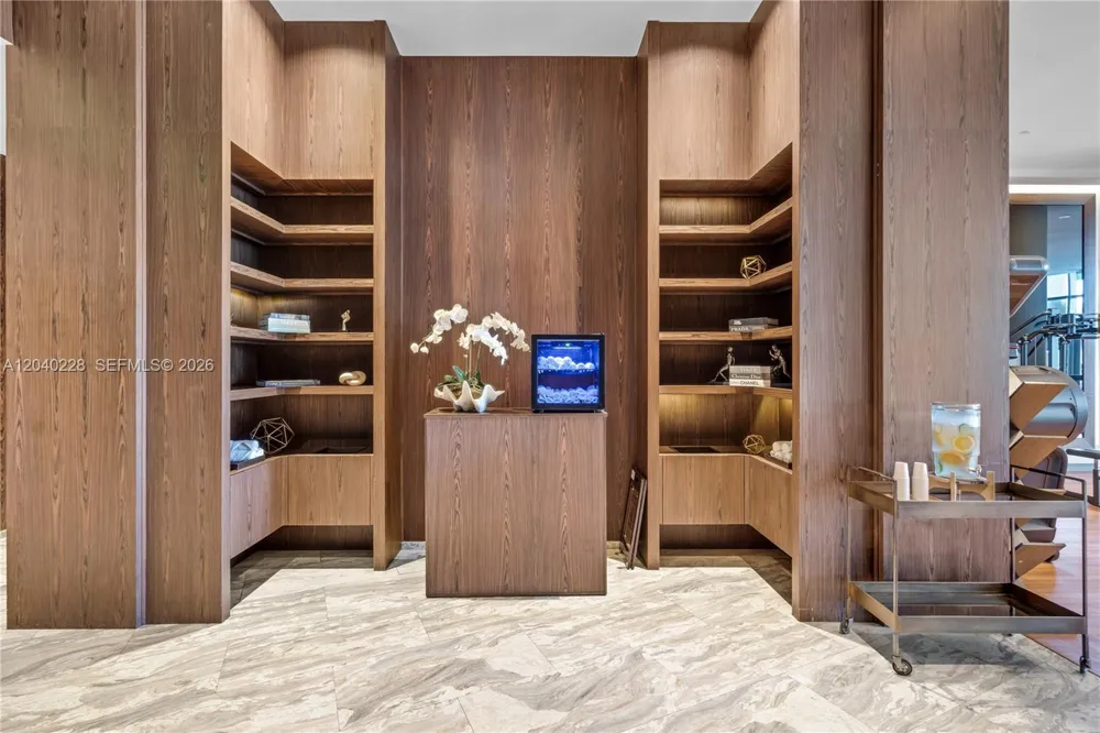 3300 NE 188th St #318 Aventura, FL 33180