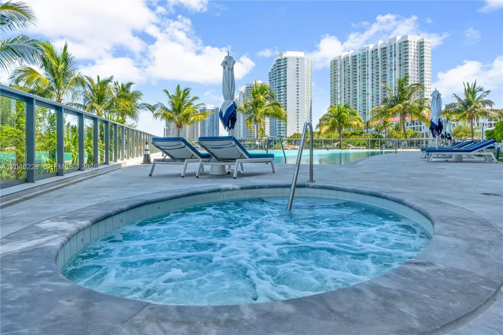 3300 NE 188th St #318 Aventura, FL 33180