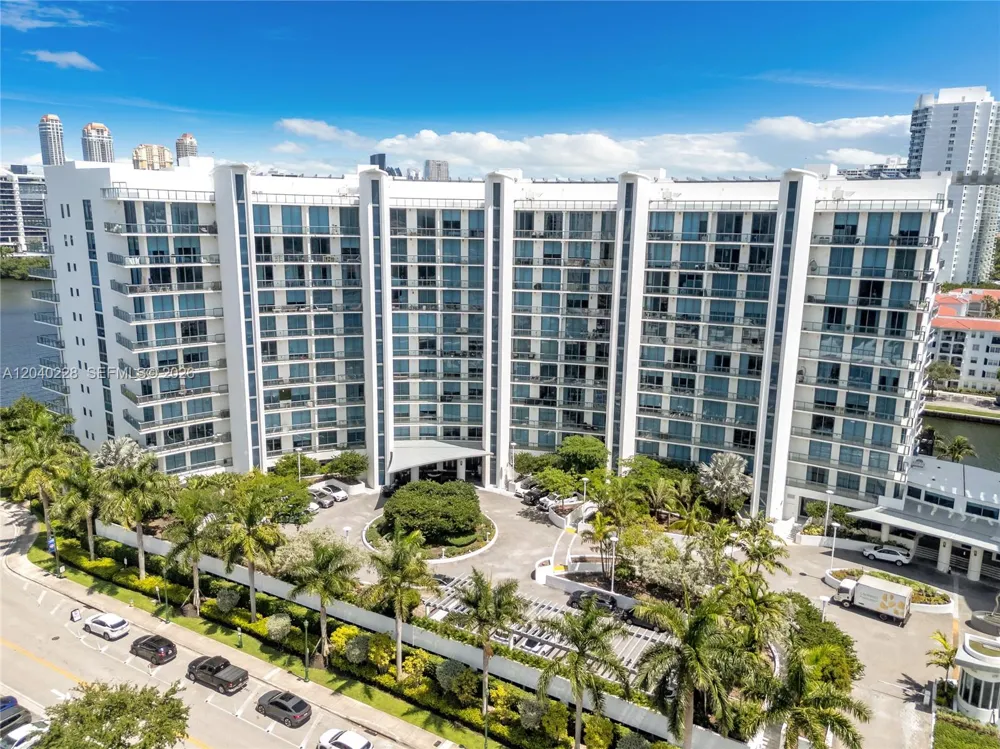 3300 NE 188th St #318 Aventura, FL 33180