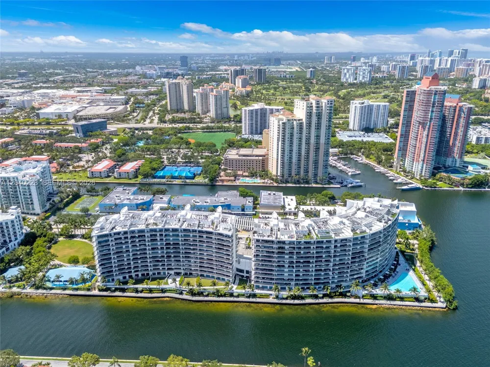 3300 NE 188th St #318 Aventura, FL 33180