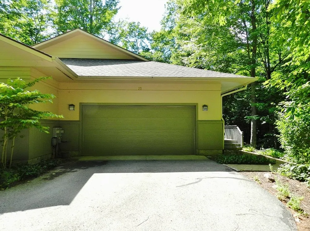 12055 S Woodwinds Circle Elmwood Charter Township, MI 49684
