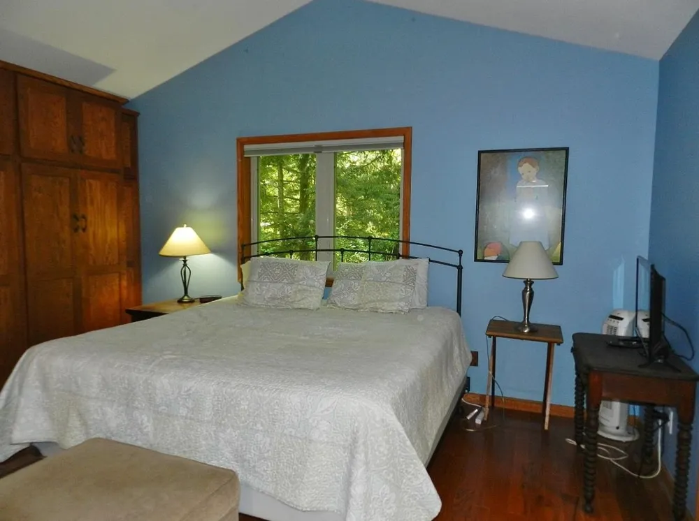 12055 S Woodwinds Circle Elmwood Charter Township, MI 49684
