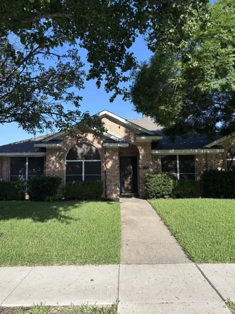 1300 Rosewood Lane