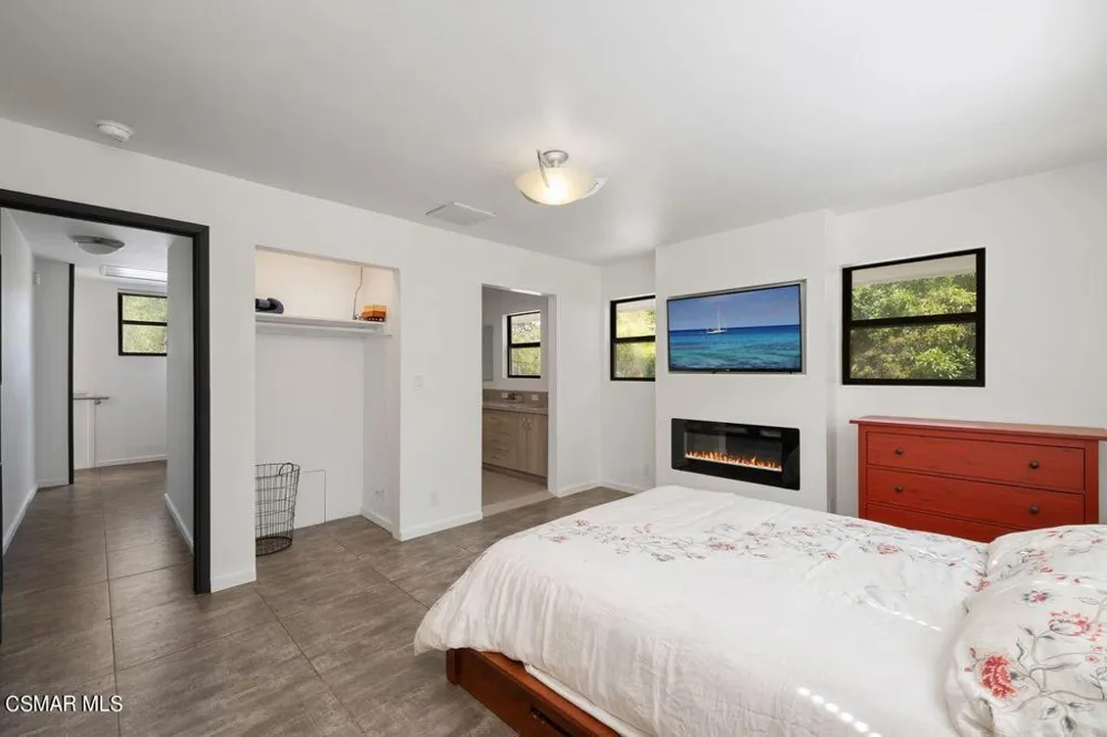21705 Entrado Drive Topanga, CA 90290