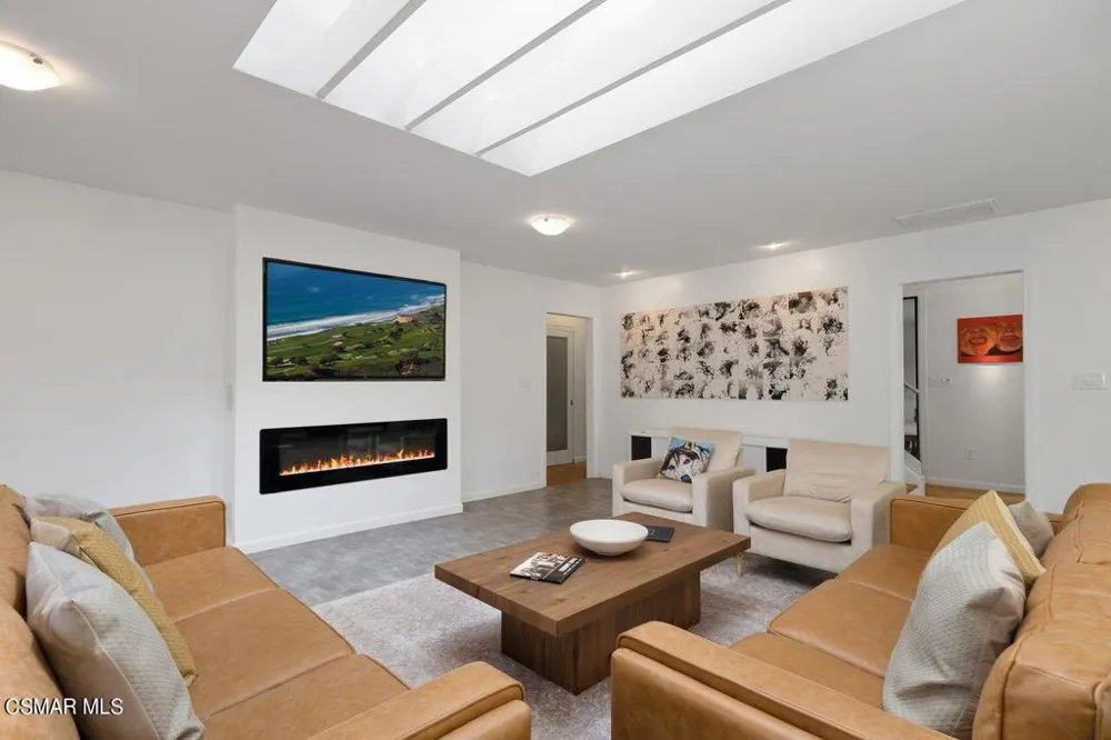 21705 Entrado Drive Topanga, CA 90290