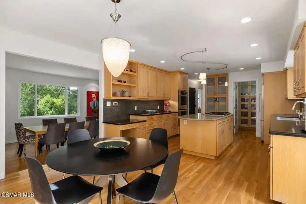 21705 Entrado Drive Topanga, CA 90290