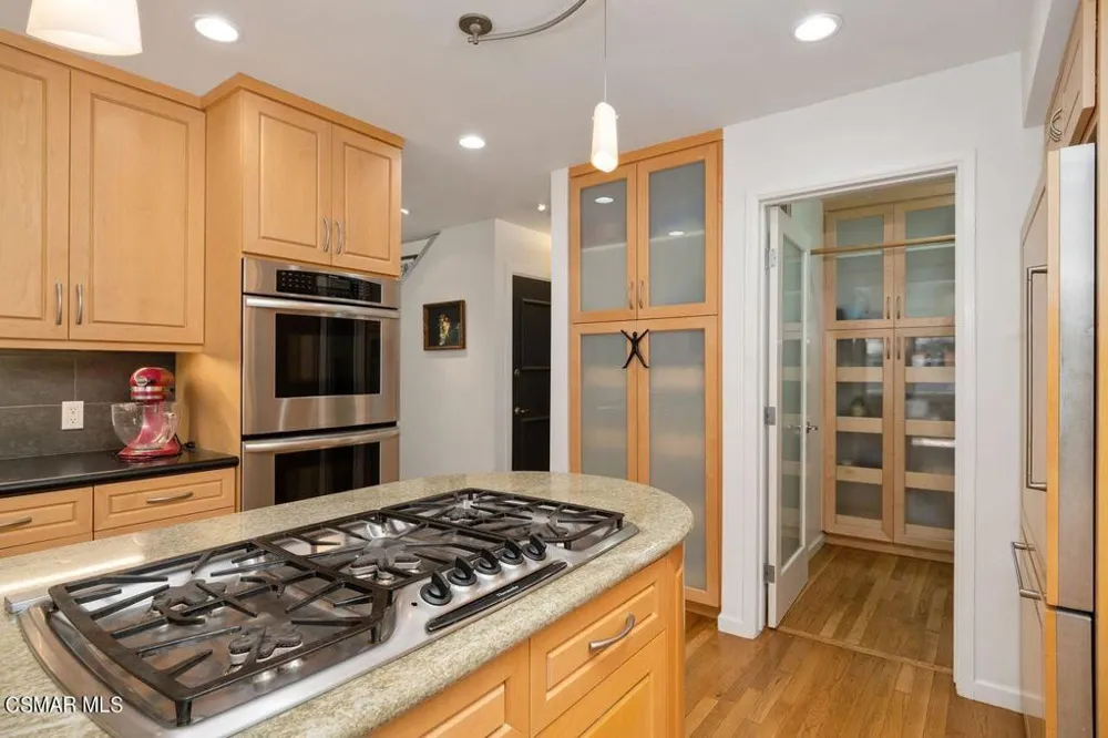 21705 Entrado Drive Topanga, CA 90290