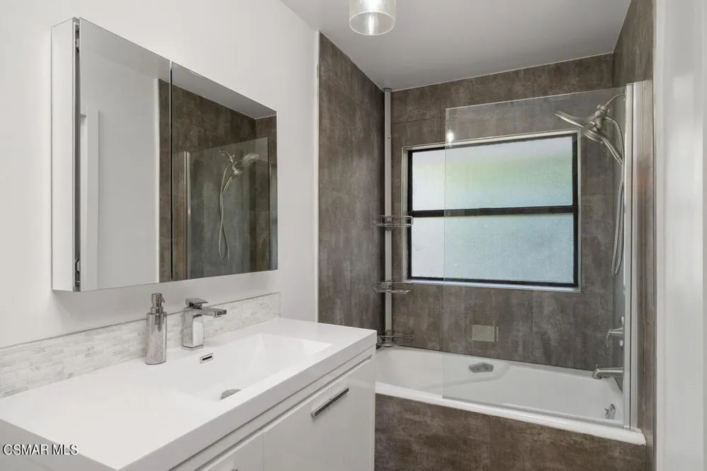 21705 Entrado Drive Topanga, CA 90290