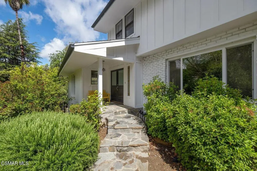 21705 Entrado Drive Topanga, CA 90290