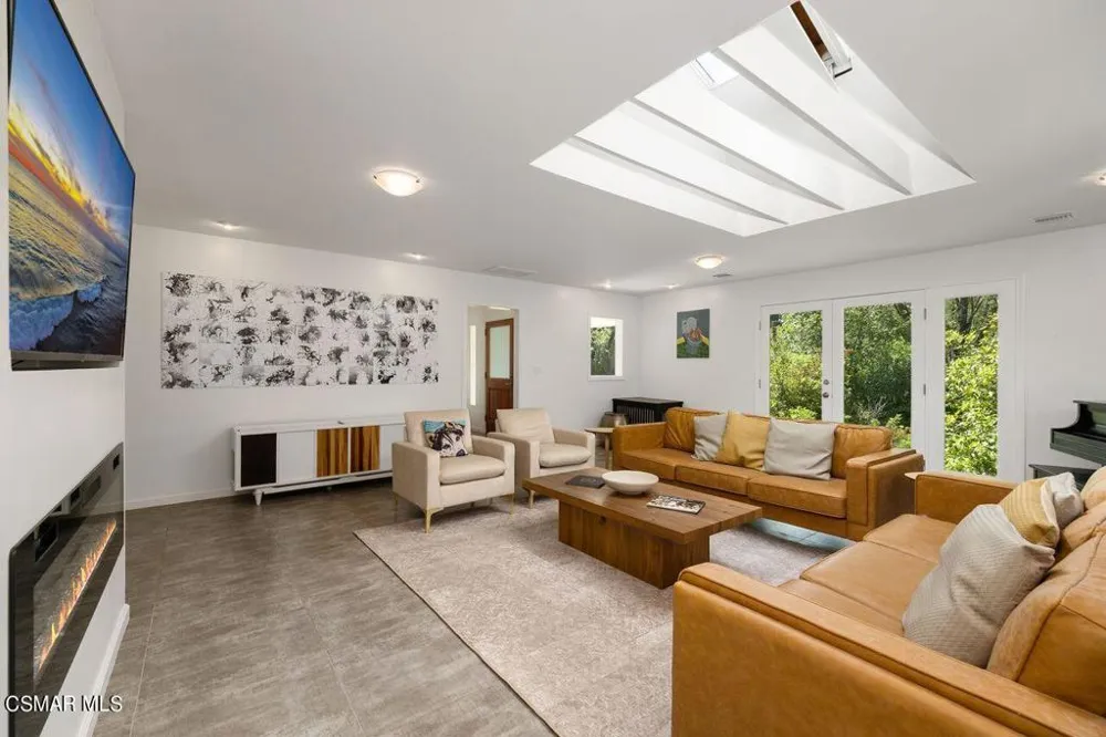 21705 Entrado Drive Topanga, CA 90290