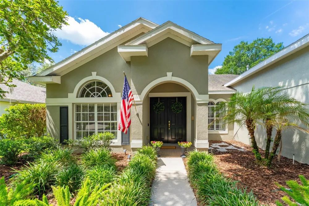 15211 MERLINGLEN PLACE Lithia, FL 33547