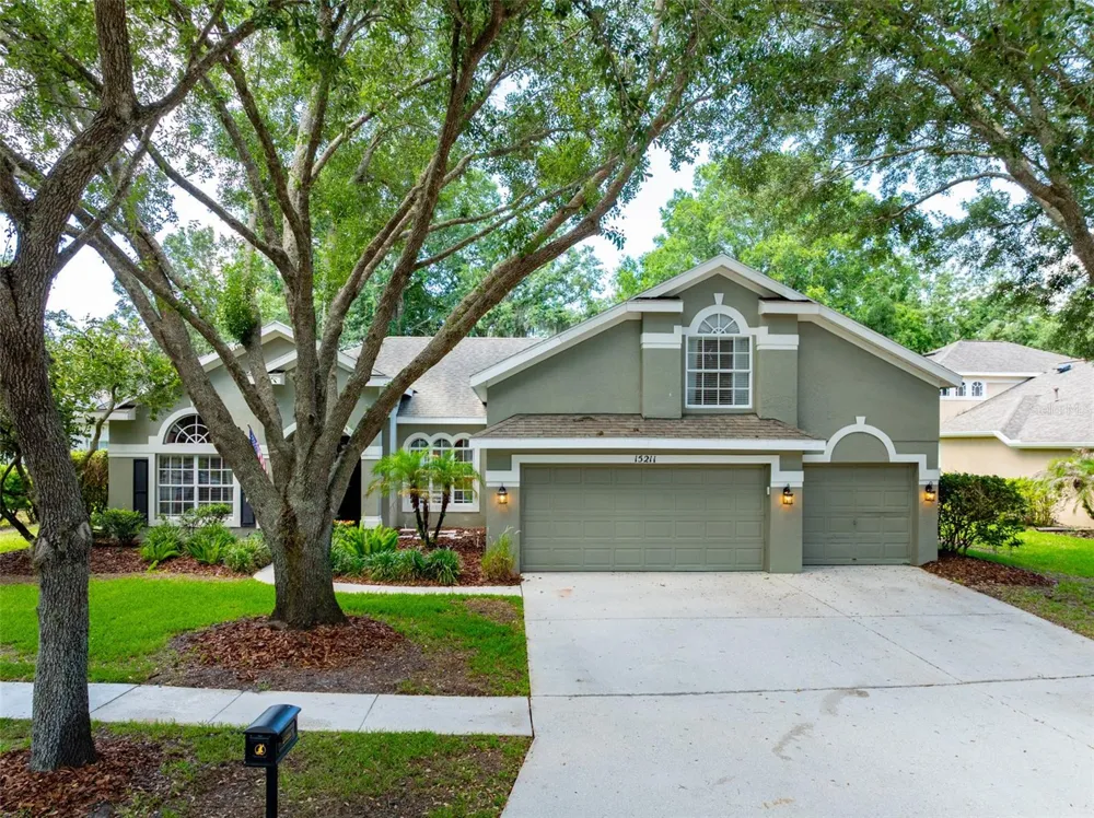15211 MERLINGLEN PLACE Lithia, FL 33547