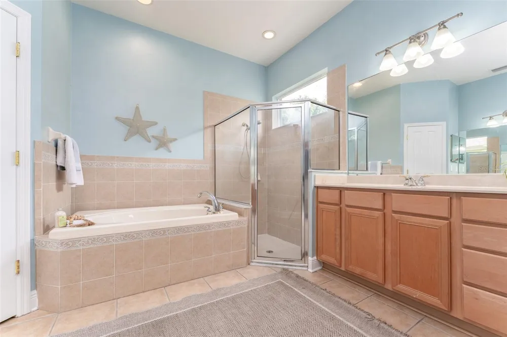 15211 MERLINGLEN PLACE Lithia, FL 33547
