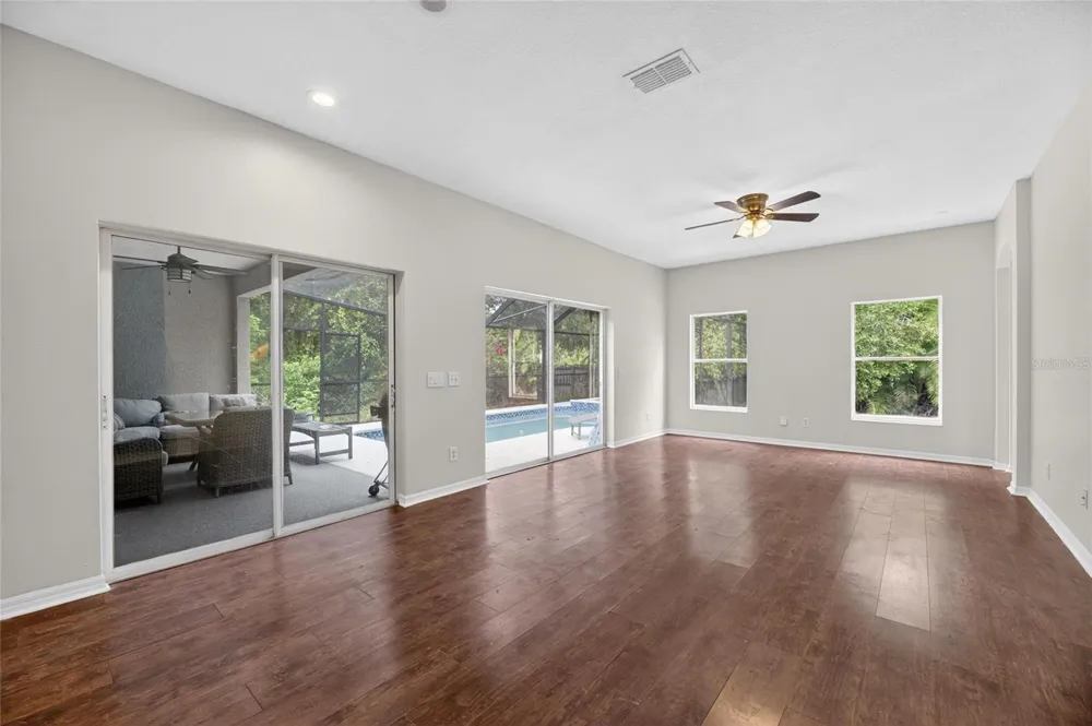 11901 NORTHUMBERLAND DRIVE Tampa, FL 33626