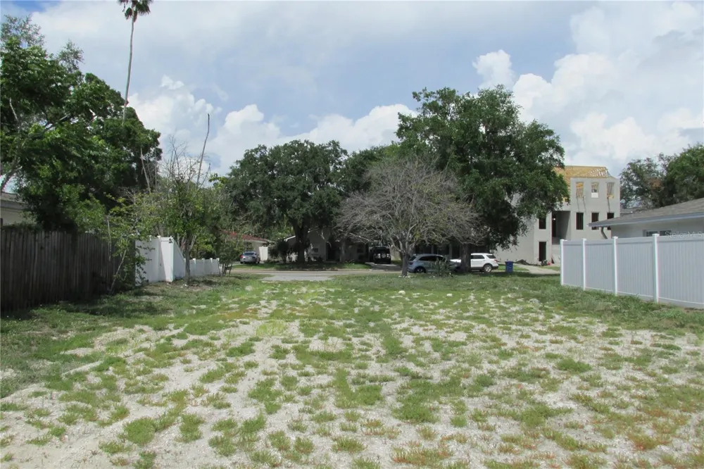 508 E DAVIS BOULEVARD Tampa, FL 33606